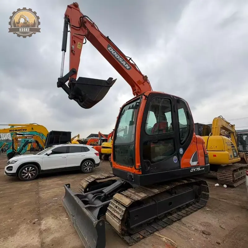 Used Doosan DX70 small excavator low price second hand construction equipment