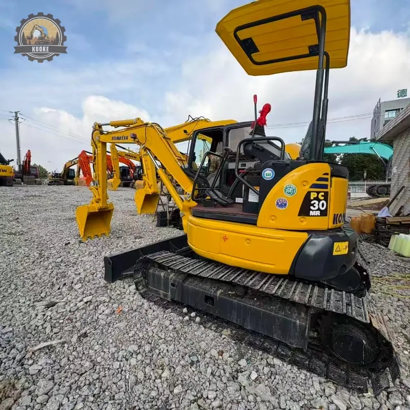 Used Komatsu 30-8 mini excavator cheap price compact agricultural digging machine brand